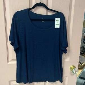 Women’s size 2X T-shirt navy blue nwt